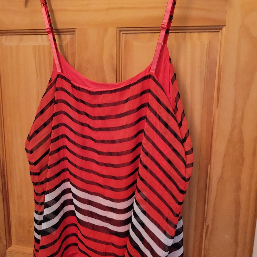 Halter top - Picture 3 of 3